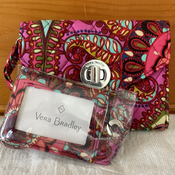 NWT 2-pc Vera Bradley: wristlet & luggage ID tag, both “resort medallion” print - Picture 11 of 12